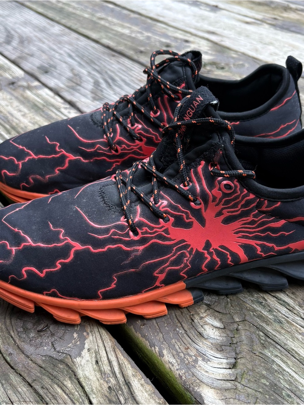 Meinianguan Black & Red Men's Athletic Sneakers size 9.5